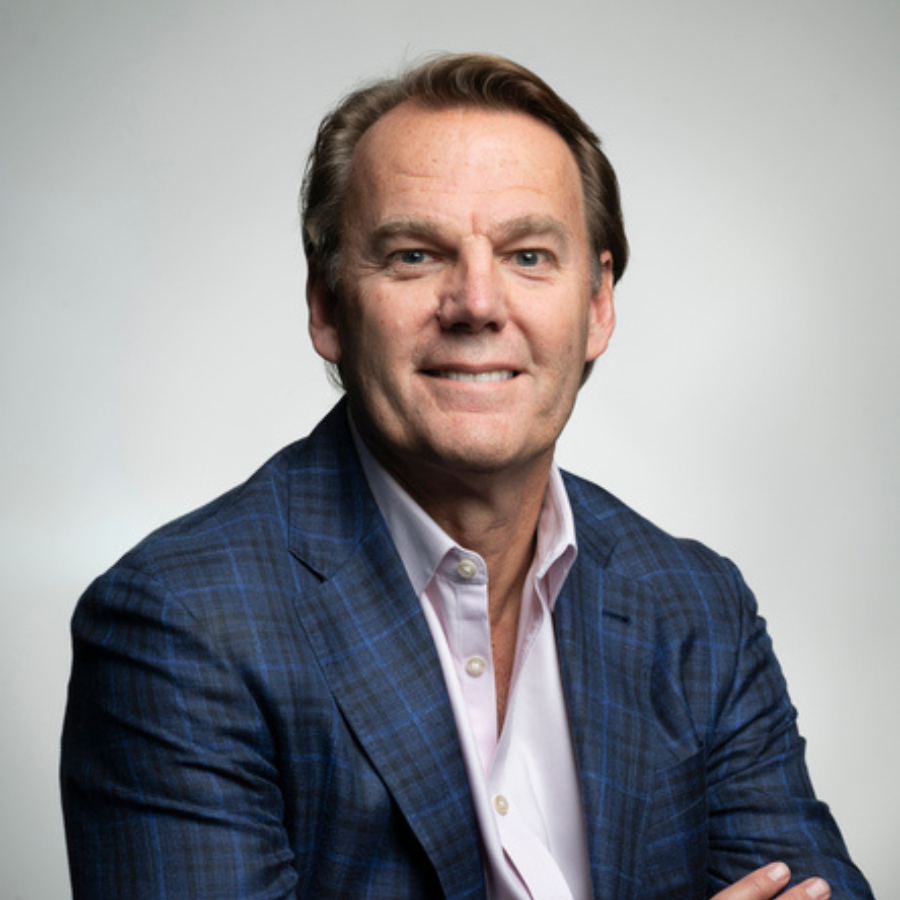 Headshot of Andrew Saunders